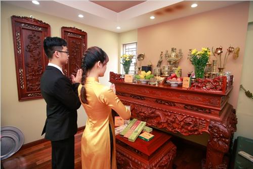 lễ tân gia nhà mới